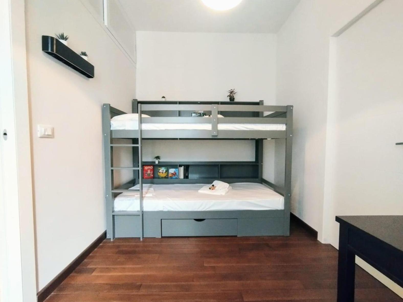 Joivy Spacious Family Apt For 4, In Carignano, Genoa Ngoại thất bức ảnh